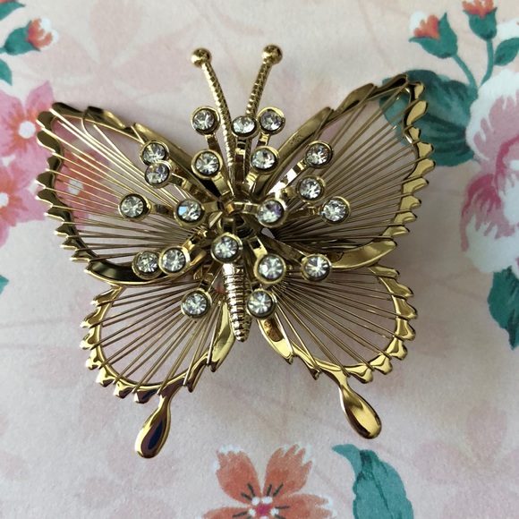 Gorgeous NEW Vintage Monet Signed Butterfly Brooch - Picture 2 of 4